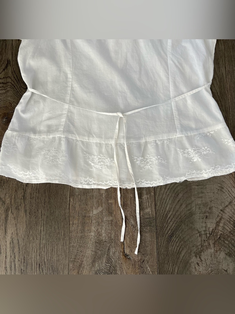AEROPOSTALE NWT Vintage White Eyelet Lace Front Tie Back Peasant Blouse Size XL - Picture 6 of 7